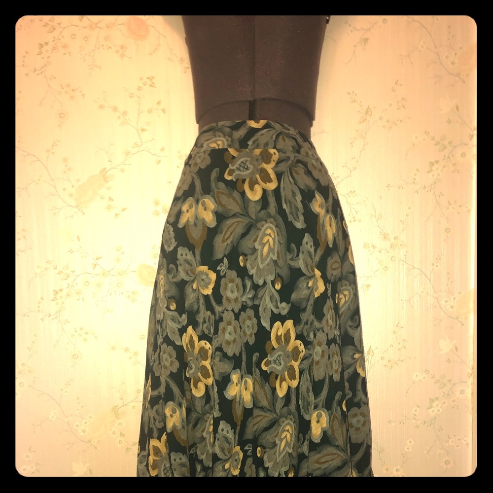 Jones New York mid-length skirt
